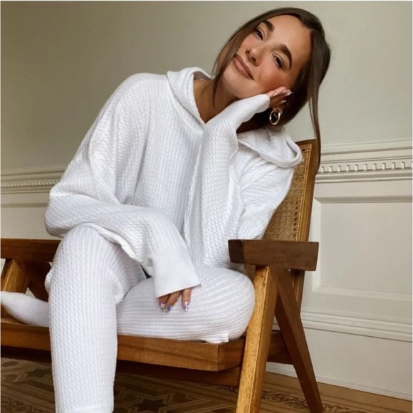 DANIELLE BERNSTEIN White OVERSIZED Lounge Hoodie XS Cable Knit Sweater - Picture 2 of 6